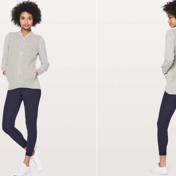 Lululemon Stand Out Sherpa Jacket
Heathered Core Light Grey / Silver Drop size 4 - Picture 2 of 13
